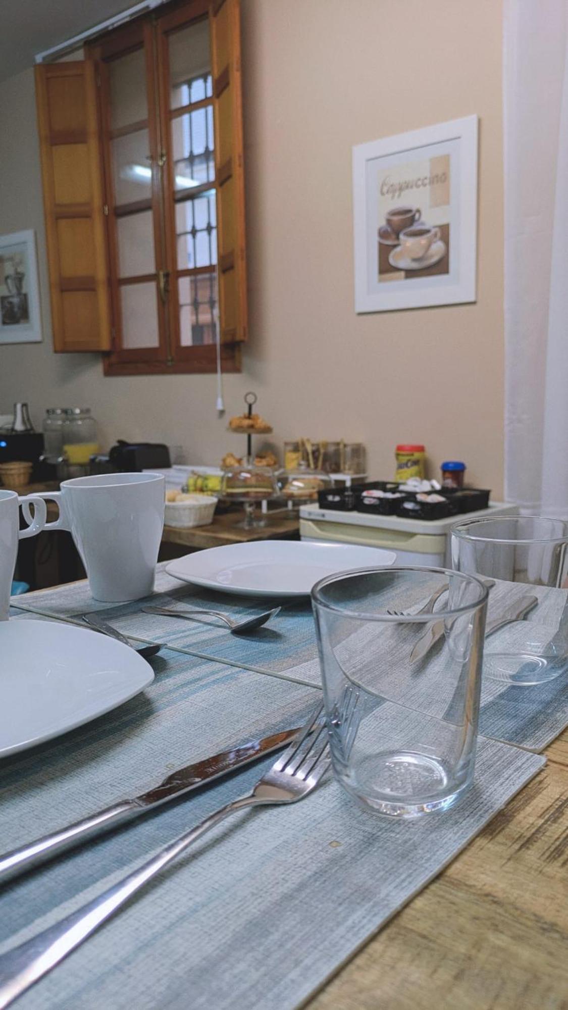 Hostal El Convent De Moncada Luaran gambar