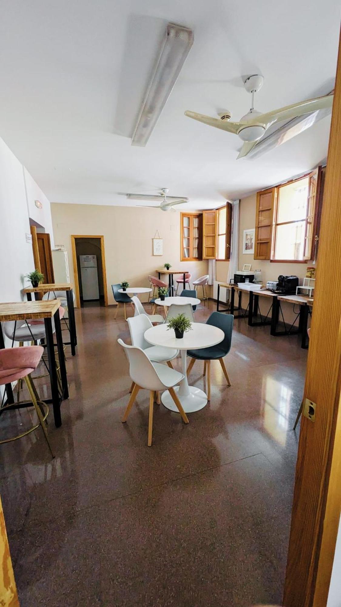 Hostal El Convent De Moncada Luaran gambar